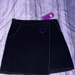 Women’s black flap two layer skirt
